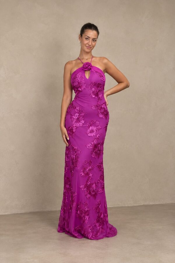 Vestido largo con bordados florales